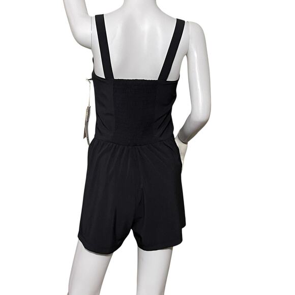 Vuori Villa Cami Romper in Black Size S NEW - Picture 3 of 9